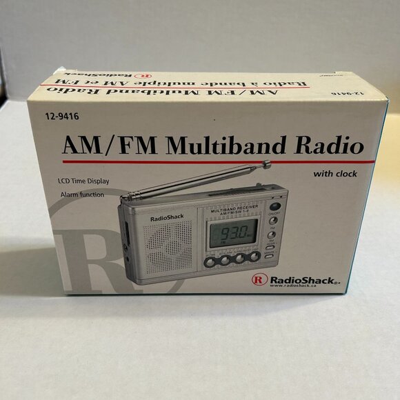 RadioShack AM/FM Multiband Radio with Clock in original box-Silver tone - Picture 1 of 16